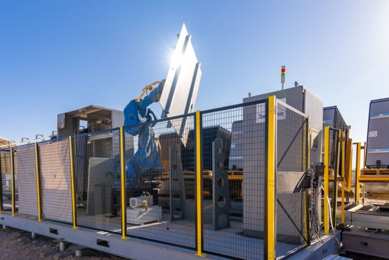 Ver: Robots instalan proyecto solar en el desierto de Arizona